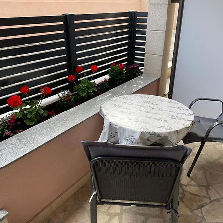 Villa Cavar, Apartments Close To The Beach Makarska Chambre photo