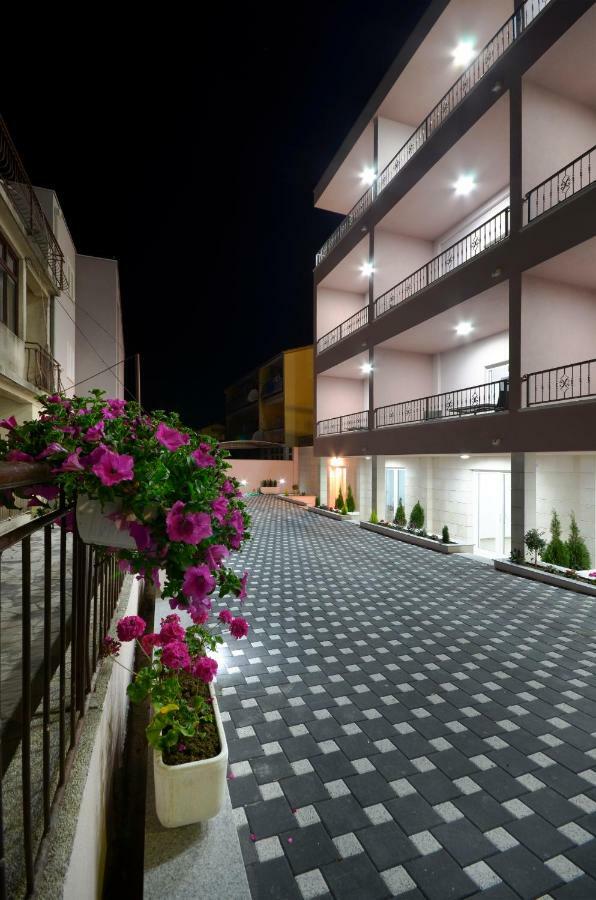 Villa Cavar, Apartments Close To The Beach Makarska Extérieur photo